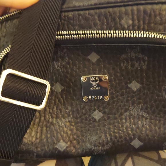 MCM leather crossbody brand new - Picture 5 of 5
